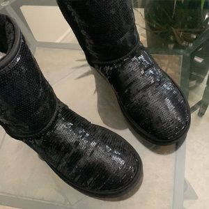 💎UGG Classic Short Sparkles 3161 Black Sequin Boots
